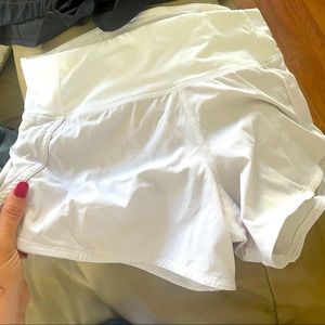 Lululemon Speed Up Mid-Rise Short 4 White
